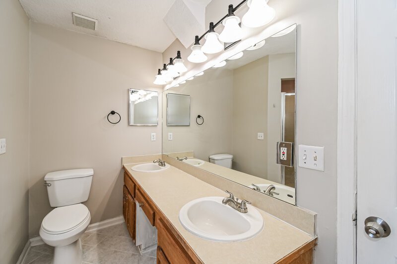 1,870/Mo, 2204 Francis Lewis Ct Orange Park, FL 32073 Main Bathroom View