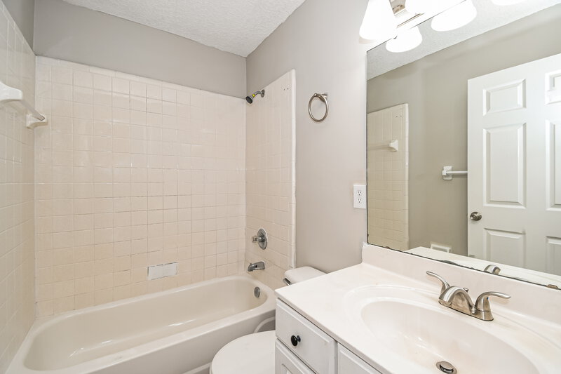 1,870/Mo, 2204 Francis Lewis Ct Orange Park, FL 32073 Bathroom View