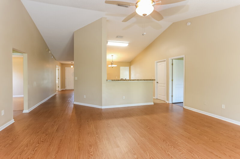 1,995/Mo, 14050 Crestwick Dr E Jacksonville, FL 32218 Living Room View