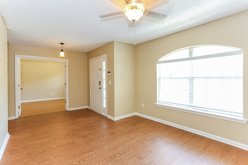 1,995/Mo, 14050 Crestwick Dr E Jacksonville, FL 32218 Dining Room View