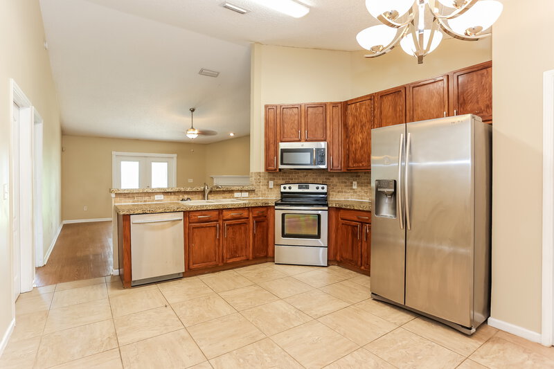 1,995/Mo, 14050 Crestwick Dr E Jacksonville, FL 32218 Kitchen View