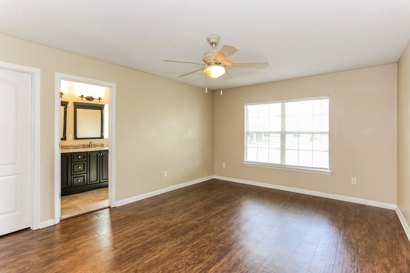 1,995/Mo, 14050 Crestwick Dr E Jacksonville, FL 32218 Main Bedroom View