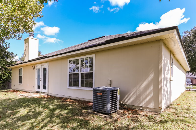 1,995/Mo, 14050 Crestwick Dr E Jacksonville, FL 32218 Rear View