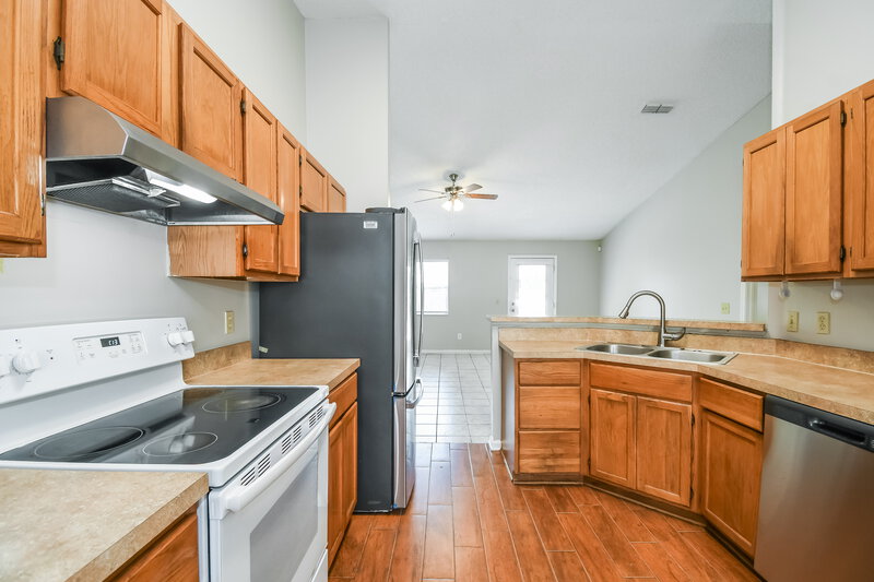 1,585/Mo, 9668 Chutney Ct Jacksonville, FL 32221 Kitchen View