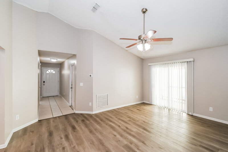 1,540/Mo, 1841 Quebec Ct Middleburg, FL 32068 Living Room View 2