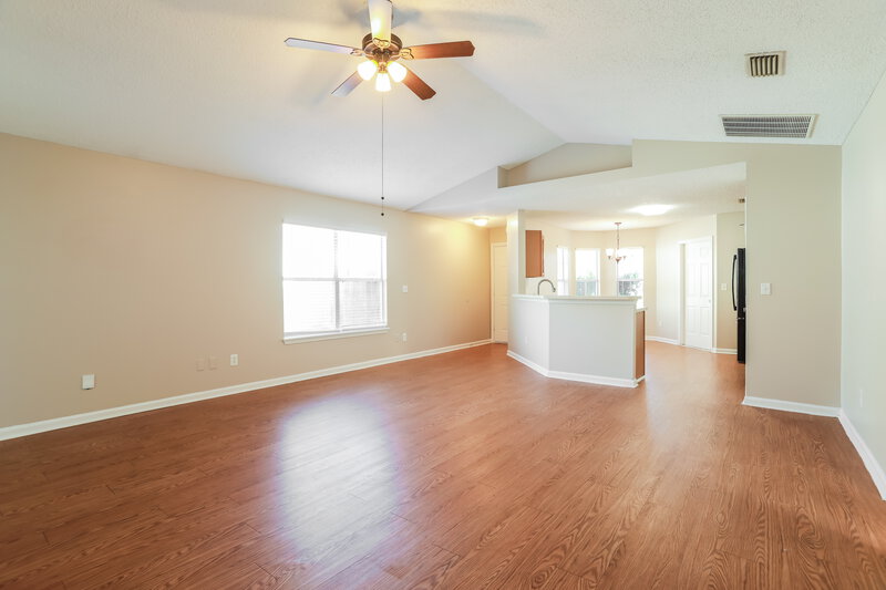 1,750/Mo, 3111 Wavering Ln Middleburg, FL 32068 Living Room View 3