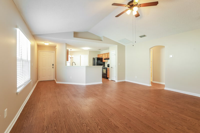 1,750/Mo, 3111 Wavering Ln Middleburg, FL 32068 Living Room View 4