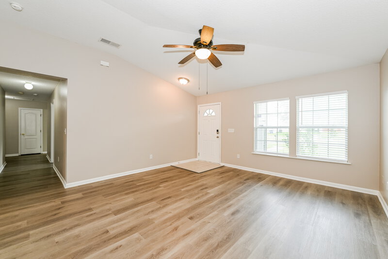 1,845/Mo, 1158 Summer Bluff Rd Jacksonville, FL 32218 Living Room View 4