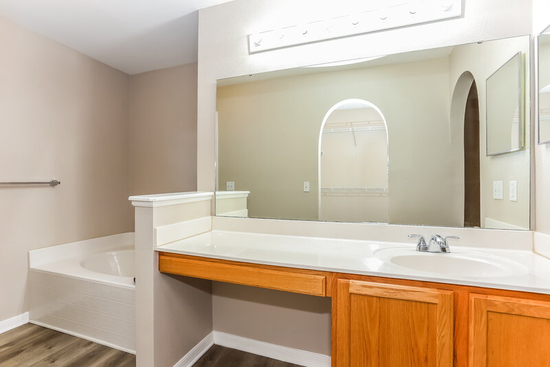 3,130/Mo, 98 Reeding Ridge Dr E Jacksonville, FL 32225 Main Bathroom View
