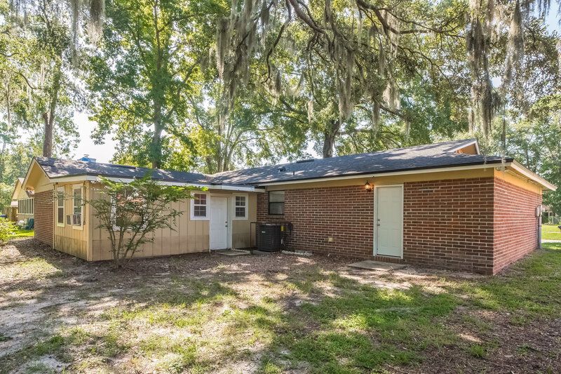 2,610/Mo, 1231 Turtle Creek Dr N Jacksonville, FL 32218 Rear View 2
