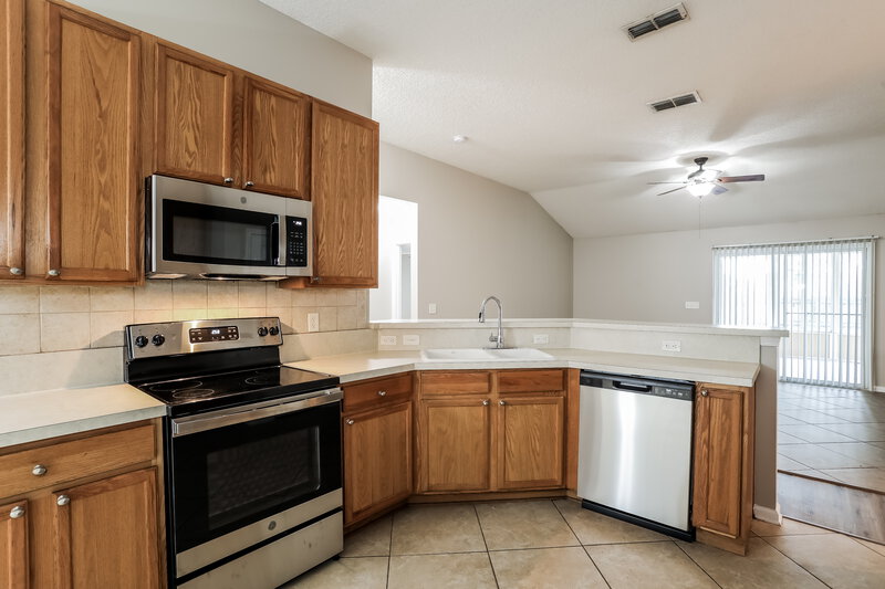 2,150/Mo, 1166 Calla Glen Ln Green Cove Springs, FL 32043 Kitchen View