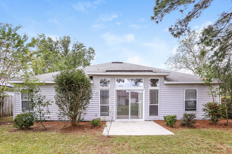 1,665/Mo, 9107 Castle Rock Dr Jacksonville, FL 32221 Rear View