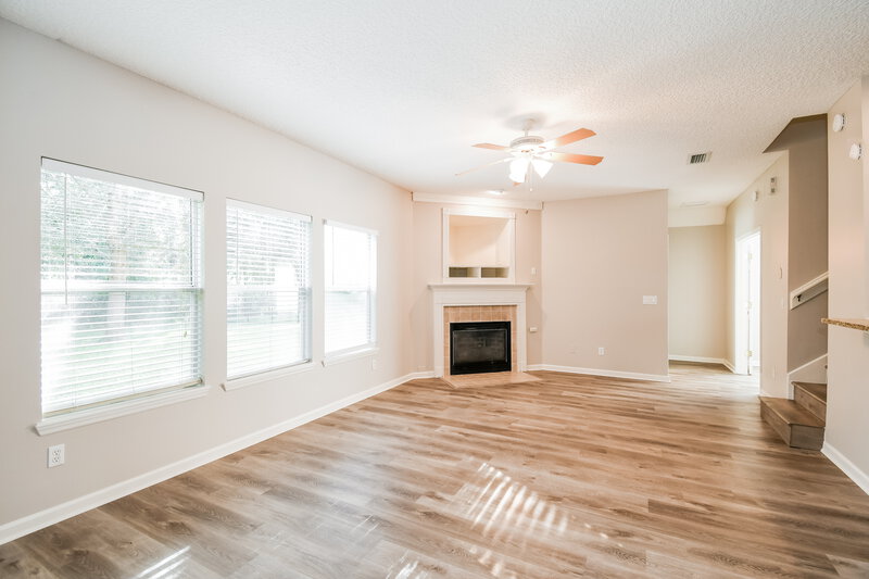 3,460/Mo, 998 Garrison Dr Saint Augustine, FL 32092 Living Room View 2