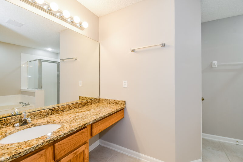 3,460/Mo, 998 Garrison Dr Saint Augustine, FL 32092 Main Bathroom View