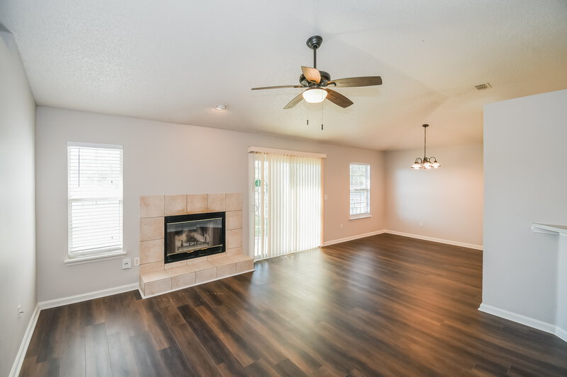 2,150/Mo, 560 Ashcroft Landing Dr Jacksonville, FL 32225 Living Room View
