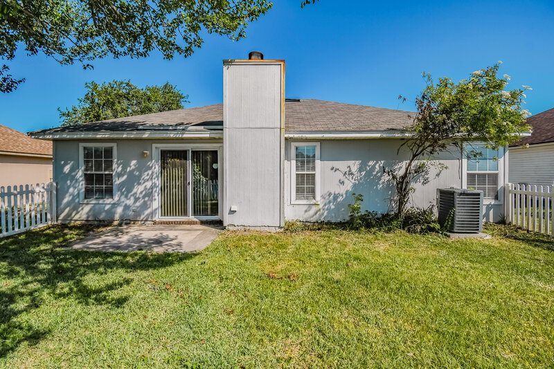 2,150/Mo, 560 Ashcroft Landing Dr Jacksonville, FL 32225 Rear View