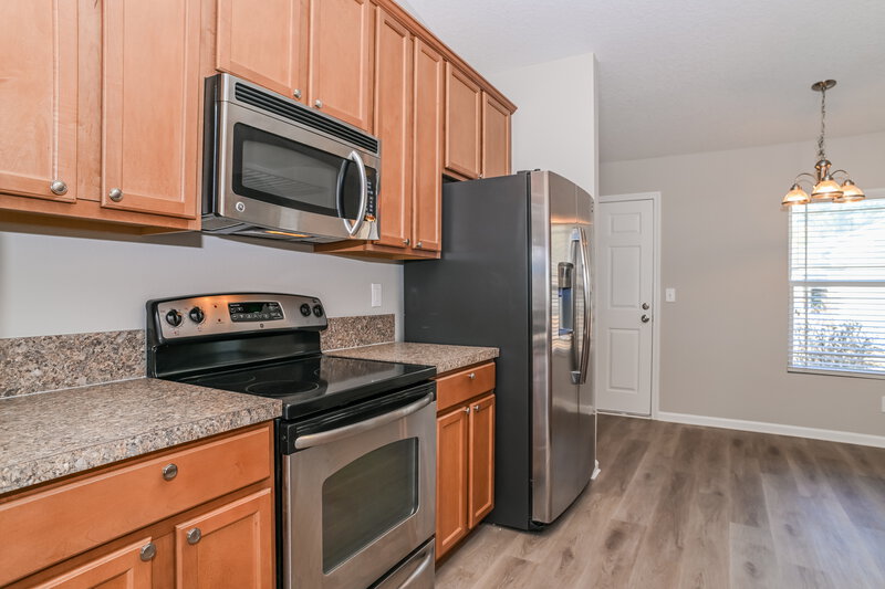 1,740/Mo, 7112 Gunston Hall Ct Jacksonville, FL 32220 Kitchen View 2