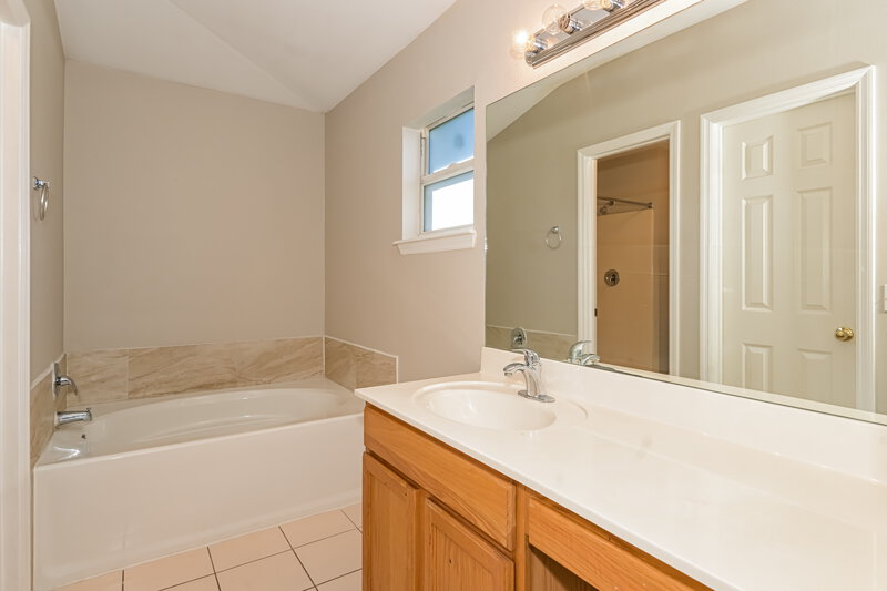 2,760/Mo, 1421 Runes Ct Middleburg, FL 32068 Main Bathroom View