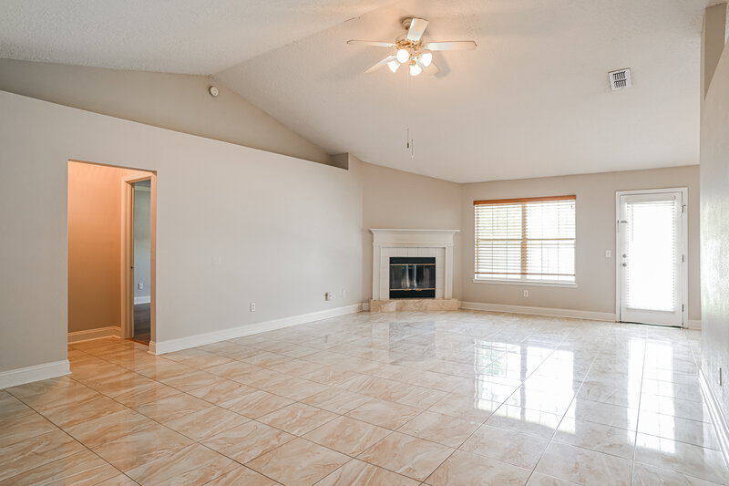 0/Mo, 253 Carolina Jasmine Ln Saint Johns, FL 32259 Living Room View