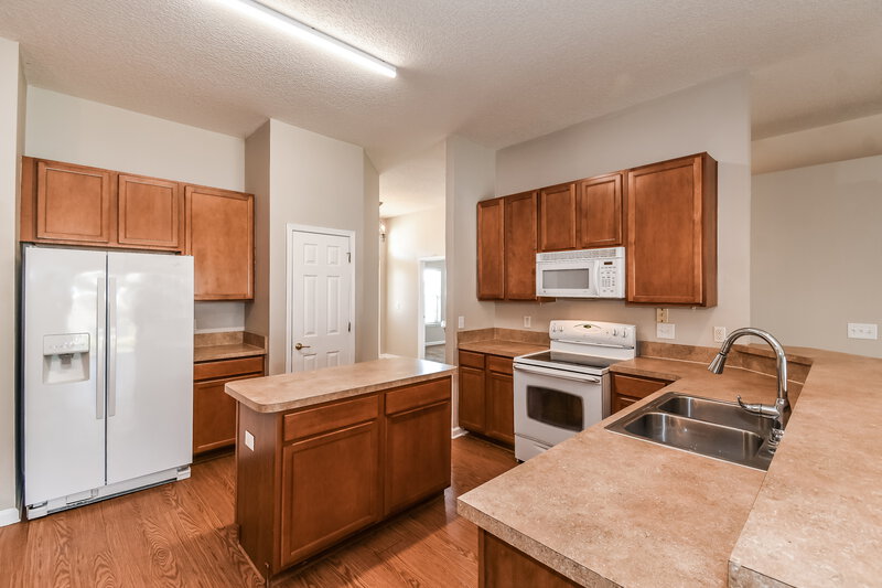 1,930/Mo, 11794 Rolling River Blvd Jacksonville, FL 32219 Kitchen View 2
