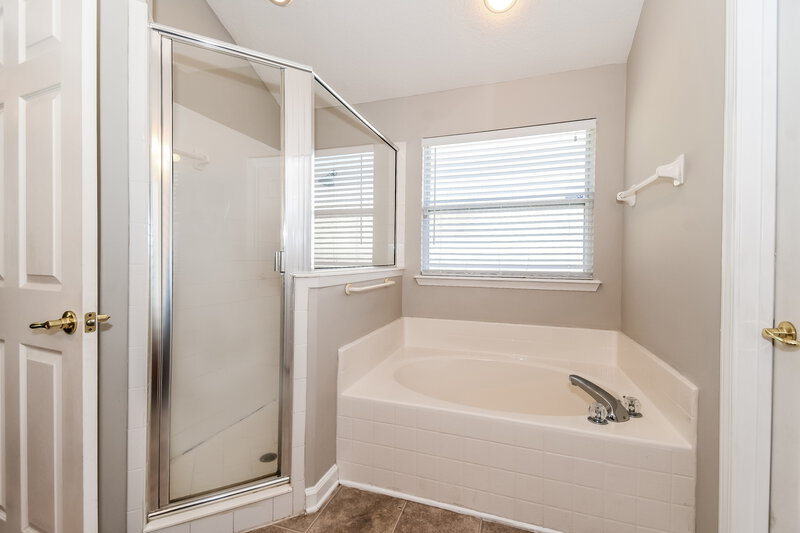 1,930/Mo, 11794 Rolling River Blvd Jacksonville, FL 32219 Main Bathroom View 2