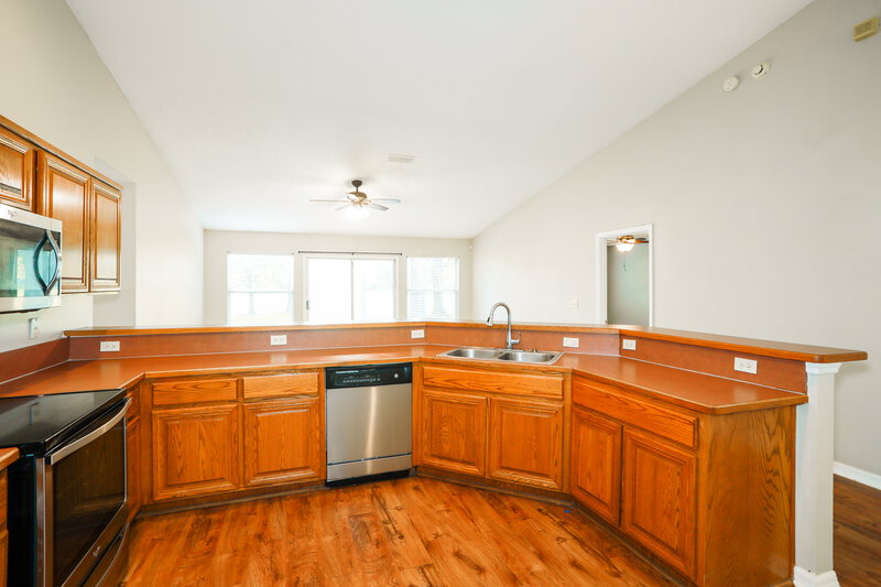 2,460/Mo, 313 Johns Glen Dr Saint Johns, FL 32259 Kitchen View 2