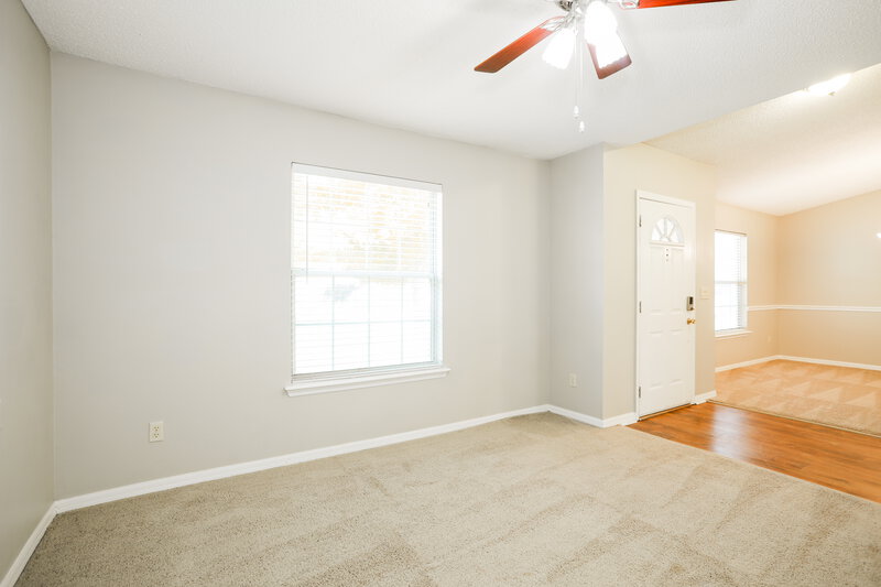 2,460/Mo, 313 Johns Glen Dr Saint Johns, FL 32259 Sitting Room View