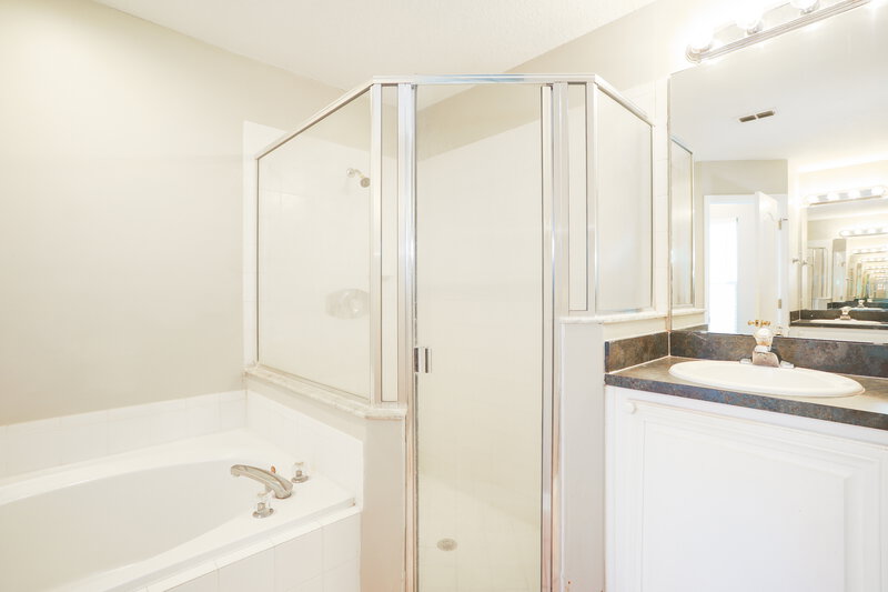 2,460/Mo, 313 Johns Glen Dr Saint Johns, FL 32259 Main Bathroom View