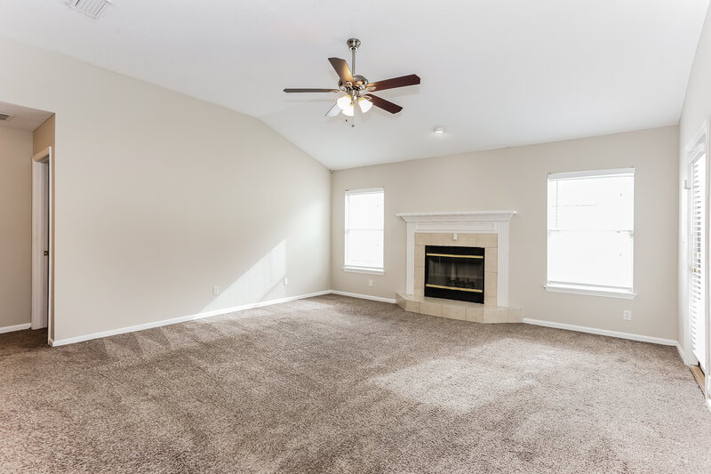 1,895/Mo, 2728 Cold Creek Blvd Jacksonville, FL 32221 Living Room View 2
