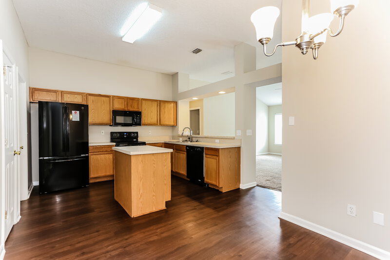 1,895/Mo, 2728 Cold Creek Blvd Jacksonville, FL 32221 Kitchen View