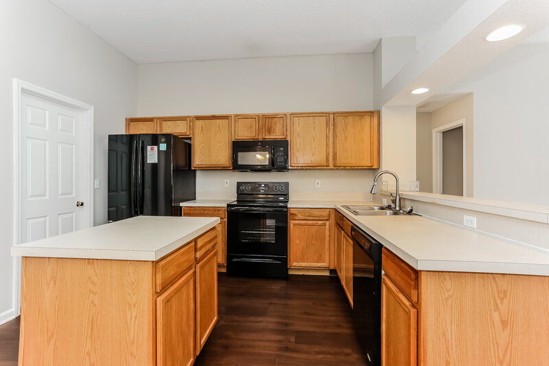 1,895/Mo, 2728 Cold Creek Blvd Jacksonville, FL 32221 Kitchen View 2