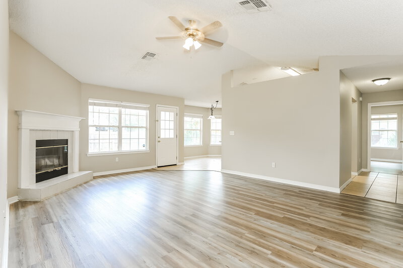 2,330/Mo, 5375 Marsala Ln Jacksonville, FL 32244 Family Room View 2