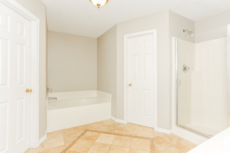 2,330/Mo, 5375 Marsala Ln Jacksonville, FL 32244 Main Bathroom View