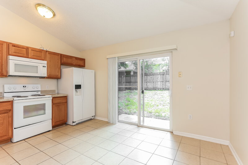 1,990/Mo, 12744 Ashbrook Cir W Jacksonville, FL 32225 Kitchen View
