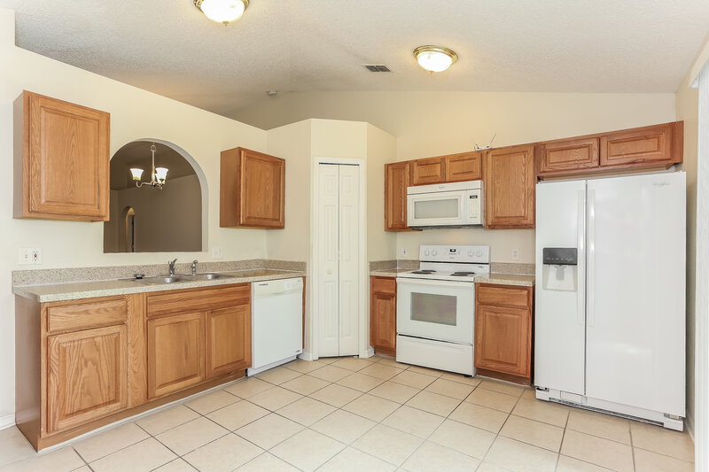 1,990/Mo, 12744 Ashbrook Cir W Jacksonville, FL 32225 Kitchen View 2
