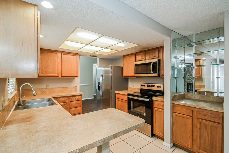 2,480/Mo, 2921 Andy Ct Orange Park, FL 32065 Kitchen View 2