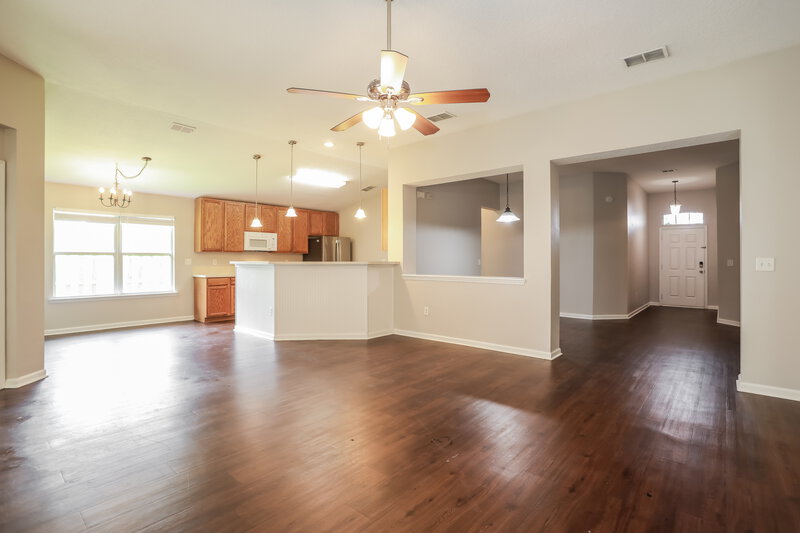 2,115/Mo, 1814 Hollow Glen Dr Middleburg, FL 32068 Living Room View 2