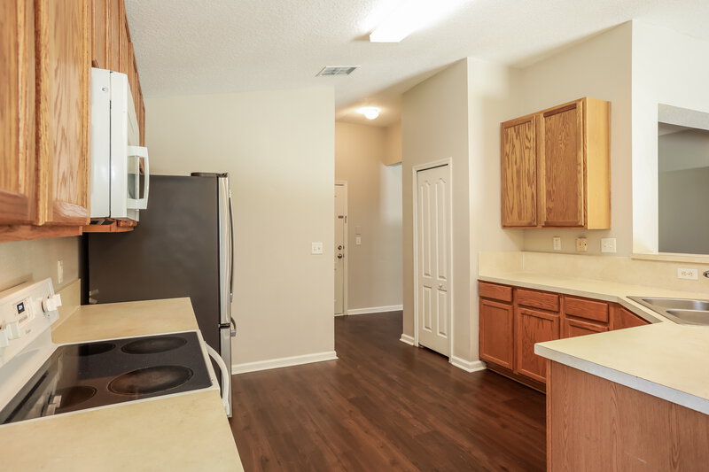 2,115/Mo, 1814 Hollow Glen Dr Middleburg, FL 32068 Kitchen View