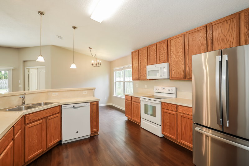 2,115/Mo, 1814 Hollow Glen Dr Middleburg, FL 32068 Kitchen View 2
