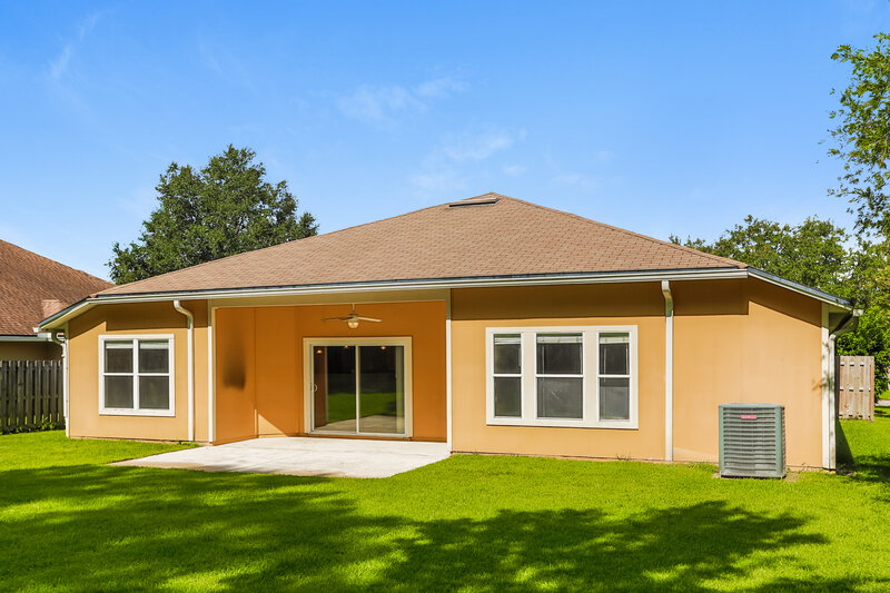 2,115/Mo, 1814 Hollow Glen Dr Middleburg, FL 32068 Rear View