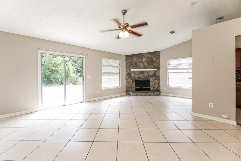 2,640/Mo, 1552 Shearwater Dr Jacksonville, FL 32218 Living Room View