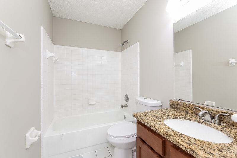 2,640/Mo, 1552 Shearwater Dr Jacksonville, FL 32218 Bathroom View