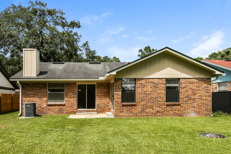 2,640/Mo, 1552 Shearwater Dr Jacksonville, FL 32218 Rear View