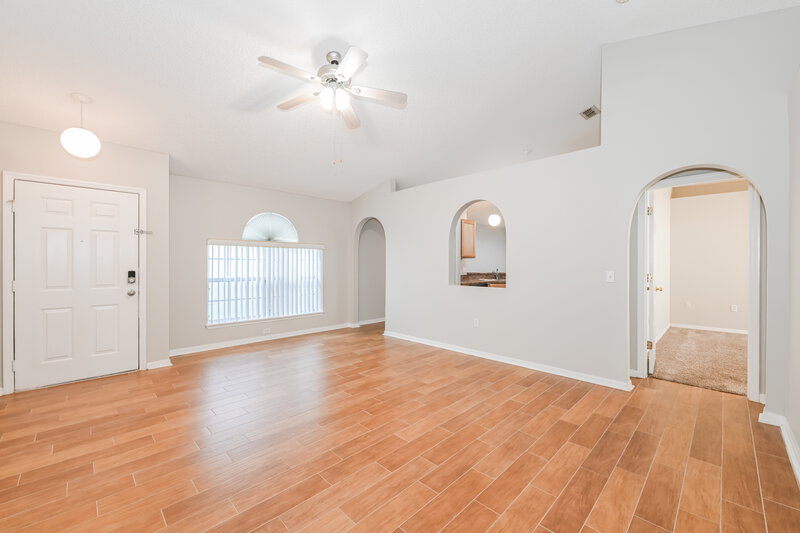 2,280/Mo, 8448 Oak Crossing Dr W Jacksonville, FL 32244 Living Room View 2