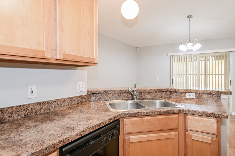 2,280/Mo, 8448 Oak Crossing Dr W Jacksonville, FL 32244 Kitchen View 2
