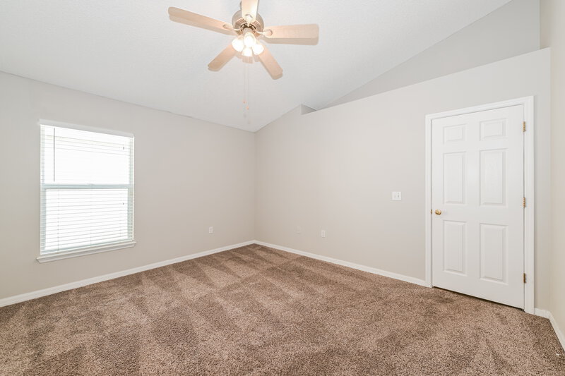 2,280/Mo, 8448 Oak Crossing Dr W Jacksonville, FL 32244 Main Bedroom View 2