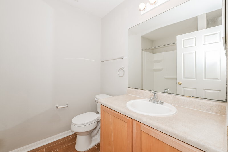 2,280/Mo, 8448 Oak Crossing Dr W Jacksonville, FL 32244 Bathroom View 2