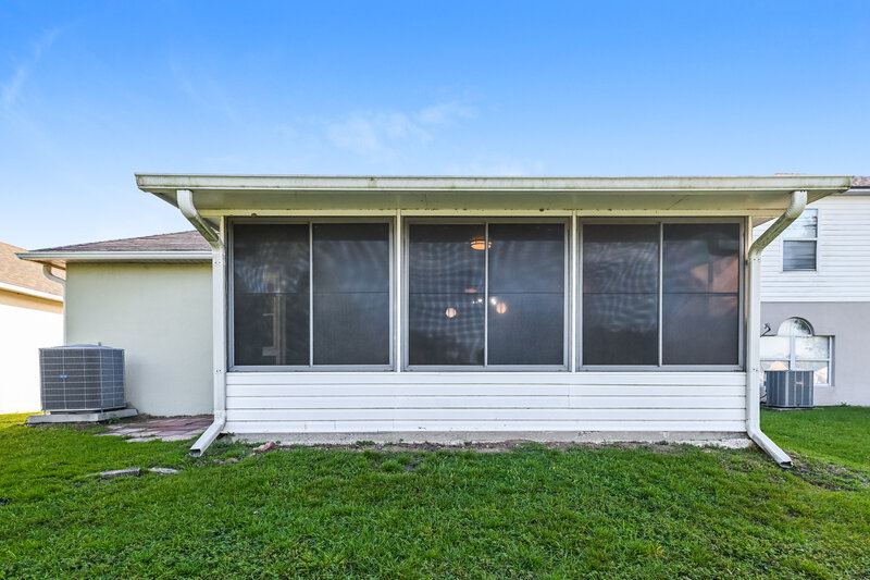 2,280/Mo, 8448 Oak Crossing Dr W Jacksonville, FL 32244 Rear View