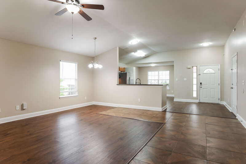 2,185/Mo, 712 Lake Geneva Dr Saint Augustine, FL 32092 Living Room View 2