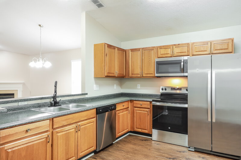 2,185/Mo, 712 Lake Geneva Dr Saint Augustine, FL 32092 Kitchen View
